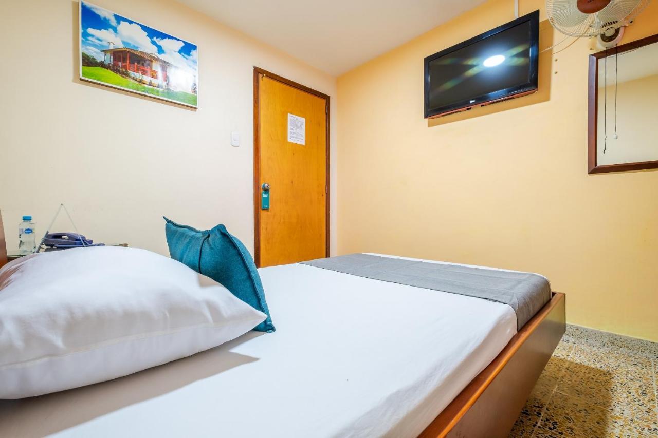 Hotel Almirante Букараманга Екстериор снимка